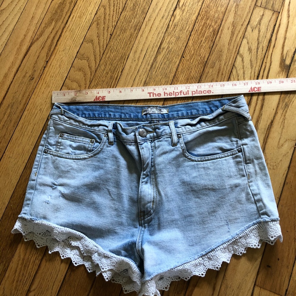 Free People lacy shorts SZ 31 - Picture 4 of 4